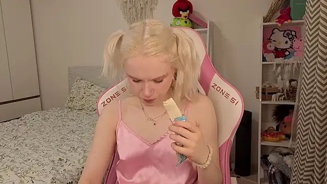 Mia WaterFall online show from 03/15/26, 03:13