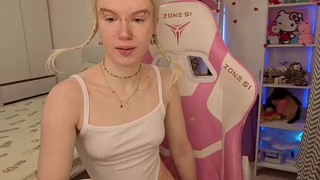 Snapshot of Mia_WaterFall chatting on 02/25/26, 03:18 Mia WaterFall online show from 02/25/26, 03:18