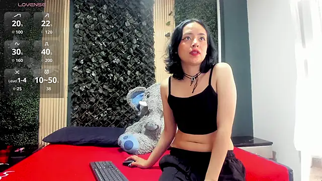 IvyyEmerald online show from 02/09/26, 01:09