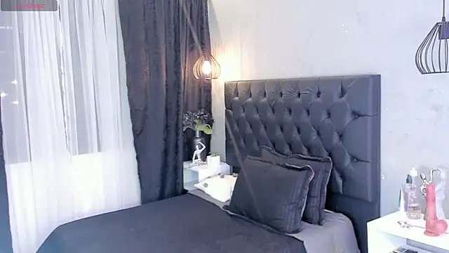 isabella nowa online show from 03/24/26, 12:05