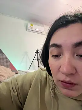 Snapshot of KathiaJenner chatting on 03/06/26, 11:38 KathiaJenner online show from 03/06/26, 11:38