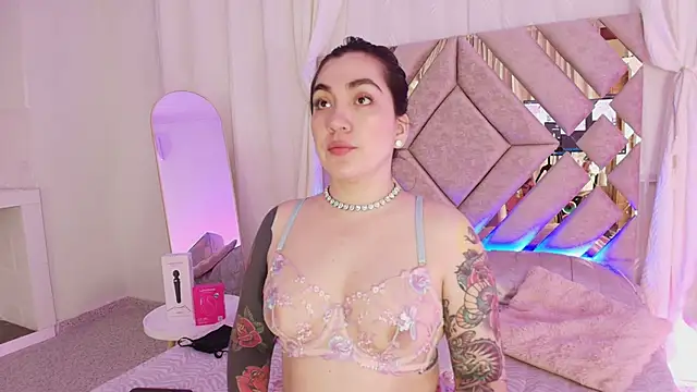 Snapshot of KathiaJenner chatting on 05/16/26, 10:36 KathiaJenner online show from 05/16/26, 10:36