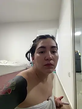 Snapshot of KathiaJenner chatting on 03/07/26, 10:32 KathiaJenner online show from 03/07/26, 10:32