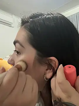 Snapshot of KathiaJenner chatting on 03/23/26, 11:43 KathiaJenner online show from 03/23/26, 11:43