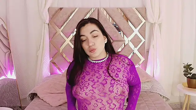 Snapshot of KathiaJenner chatting on 05/04/26, 11:13 KathiaJenner online show from 05/04/26, 11:13
