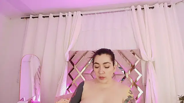 Snapshot of KathiaJenner chatting on 04/26/26, 10:34 KathiaJenner online show from 04/26/26, 10:34