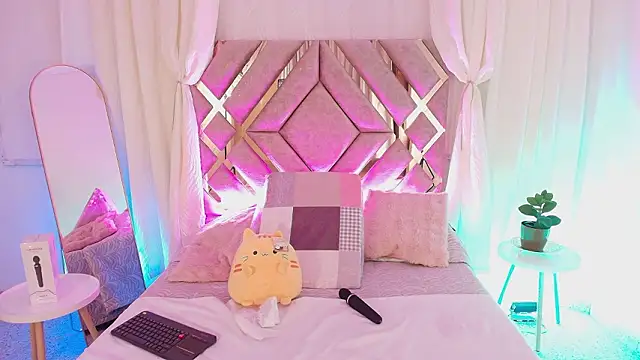 Snapshot of KathiaJenner chatting on 03/13/26, 11:48 KathiaJenner online show from 03/13/26, 11:48