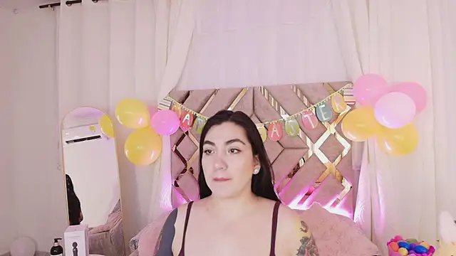 Snapshot of KathiaJenner chatting on 03/31/26, 11:12 KathiaJenner online show from 03/31/26, 11:12