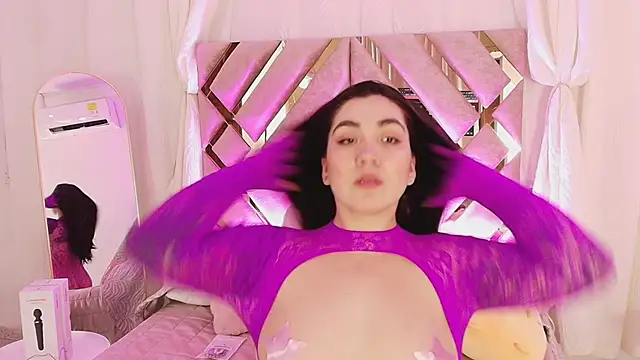 Snapshot of KathiaJenner chatting on 04/13/26, 02:59 KathiaJenner online show from 04/13/26, 02:59