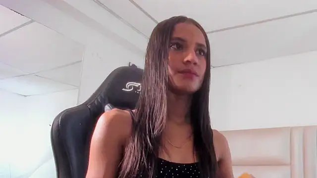 emily  mcqueen online show from 04/22/26, 01:12