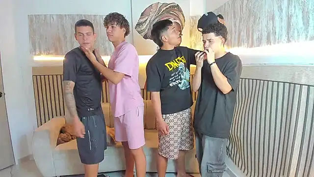 Snapshot of friendslikeplay chatting on 02/09/26, 10:08 friendslikeplay online show from 02/09/26, 10:08