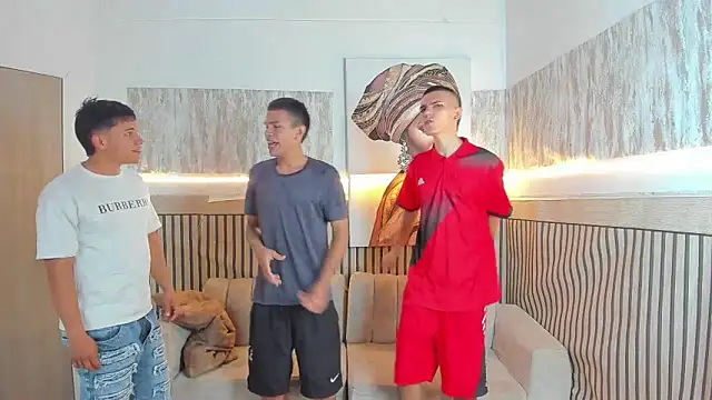 Snapshot of friendslikeplay chatting on 02/10/26, 09:14 friendslikeplay online show from 02/10/26, 09:14