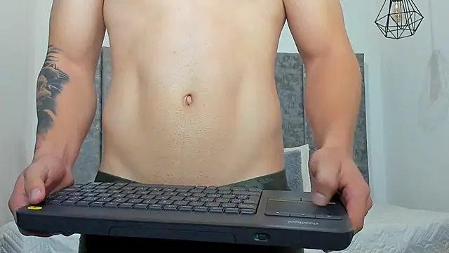 Snapshot of Calvin_Hunter chatting on 02/06/26, 02:57 Calvin Hunter online show from 02/06/26, 02:57