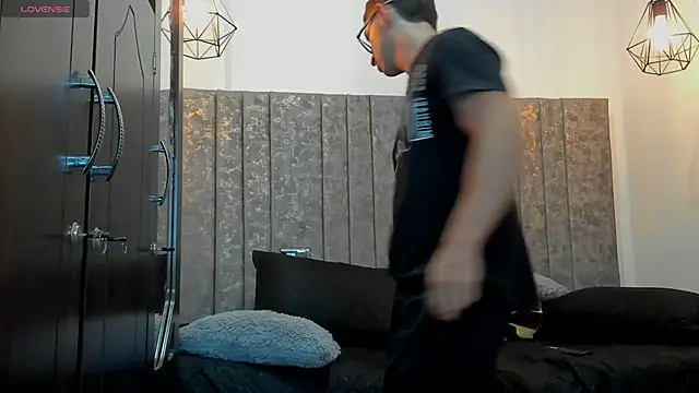 Calvin Hunter online show from 03/20/26, 01:06