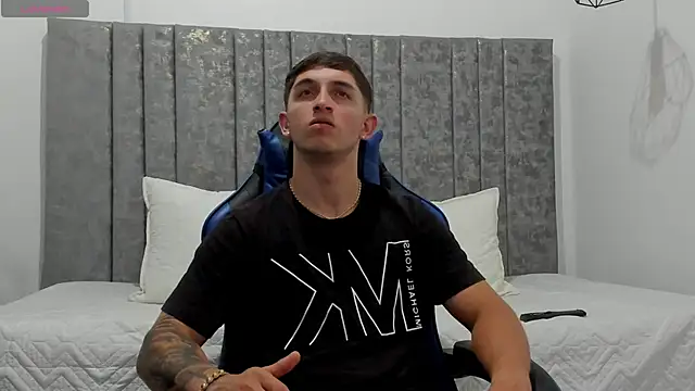 Calvin Hunter online show from 04/01/26, 03:08