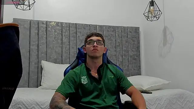 Calvin Hunter online show from 03/26/26, 01:04