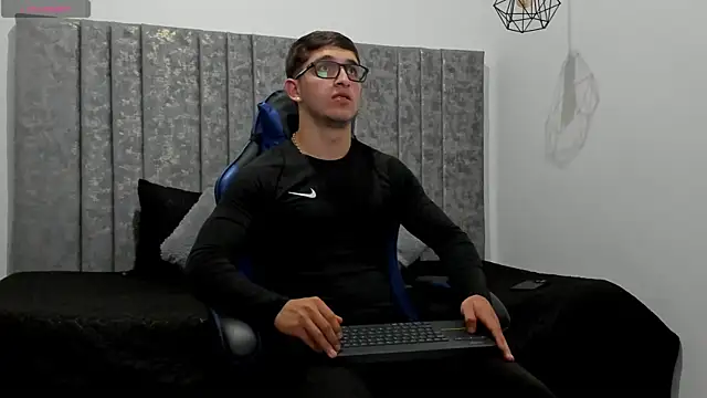 Calvin Hunter online show from 04/08/26, 12:12