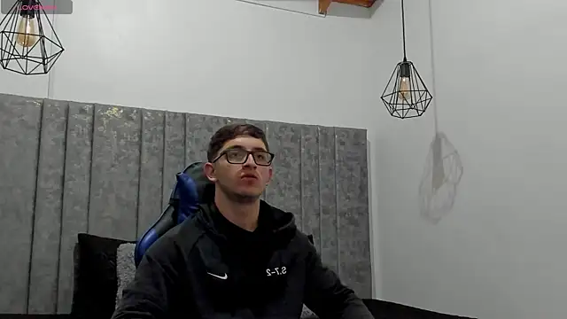 Calvin Hunter online show from 04/22/26, 03:02