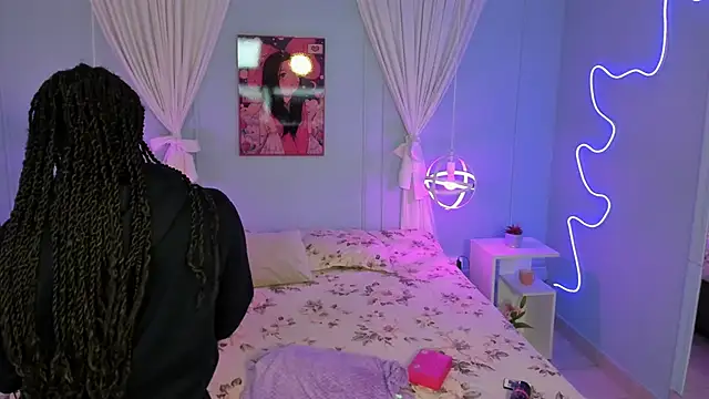 naomi campell online show from 03/18/26, 07:37