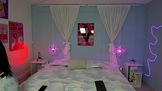 naomi campell online show from 02/04/26, 07:20