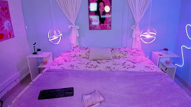 naomi campell online show from 03/20/26, 07:59