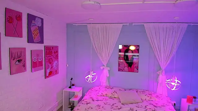 naomi campell online show from 03/09/26, 07:50