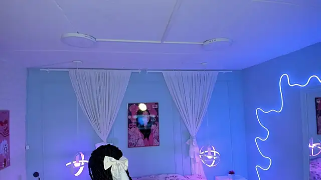 naomi campell online show from 03/17/26, 08:56