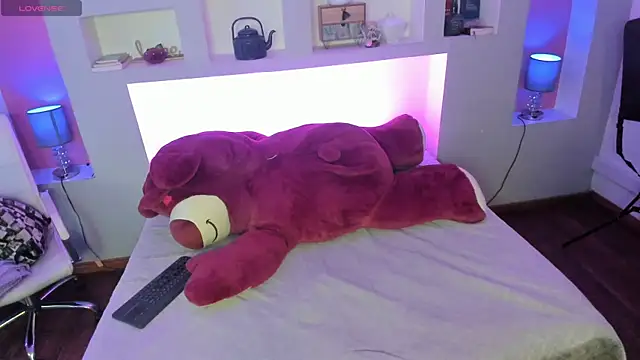 naomi campell online show from 04/01/26, 07:22