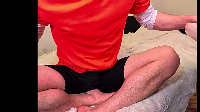 Snapshot of AfterTheRun chatting on 02/06/26, 02:13 AfterTheRun online show from 02/06/26, 02:13