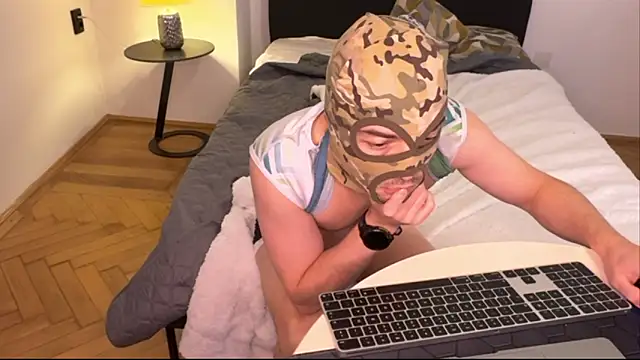 Snapshot of AfterTheRun chatting on 02/02/26, 10:03 AfterTheRun online show from 02/02/26, 10:03