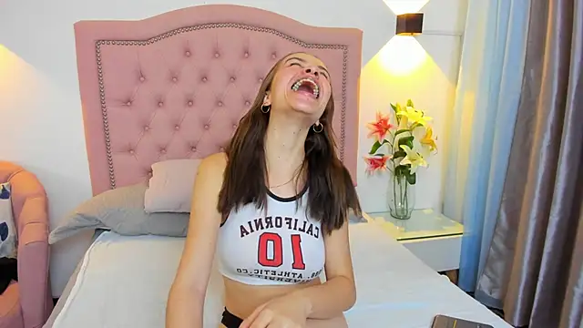 Chloekey online show from 04/05/26, 02:13