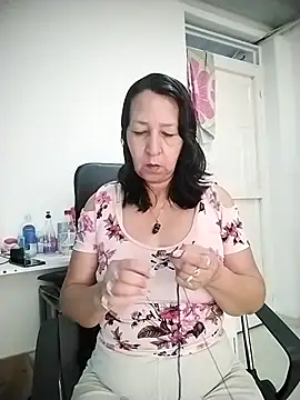 Snapshot of RosseLaure chatting on 07/15/26, 03:19 RosseLaure online show from 07/15/26, 03:19