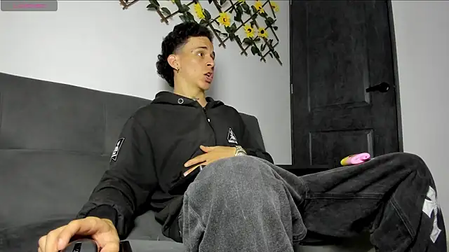 Maxxx bigcockx online show from 04/15/26, 01:33