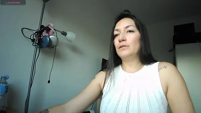 Yulian Milf online show from 03/18/26, 05:25