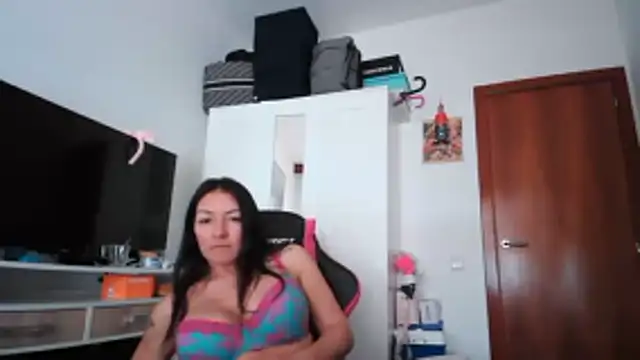 Yulian Milf online show from 02/11/26, 02:06