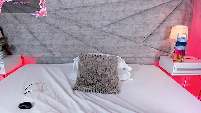 RousSweet- online show from 04/14/26, 10:04