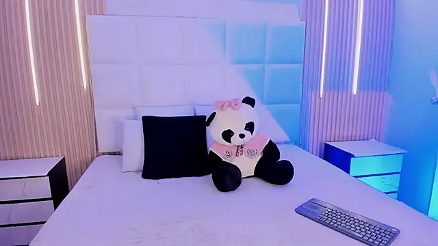 abril snow online show from 04/01/26, 07:33