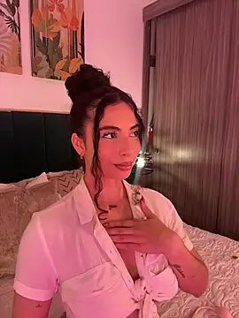 Snapshot of IrinaBlanc chatting on 02/09/26, 01:14 IrinaBlanc online show from 02/09/26, 01:14