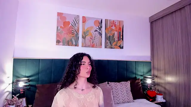 Snapshot of IrinaBlanc chatting on 06/19/26, 02:50 IrinaBlanc online show from 06/19/26, 02:50