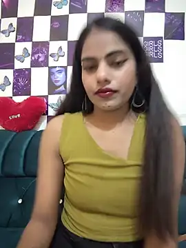 Snapshot of Alisha_Babyy chatting on 06/17/26, 02:33 Alisha Babyy online show from 06/17/26, 02:33