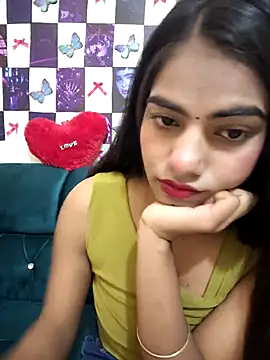 Snapshot of Alisha_Babyy chatting on 06/25/26, 05:12 Alisha Babyy online show from 06/25/26, 05:12