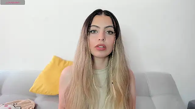 Fernanda aaaa online show from 04/05/26, 02:46