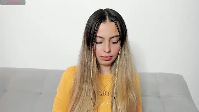 Fernanda aaaa online show from 05/13/26, 03:30