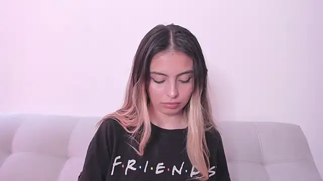 Fernanda aaaa online show from 05/11/26, 04:15
