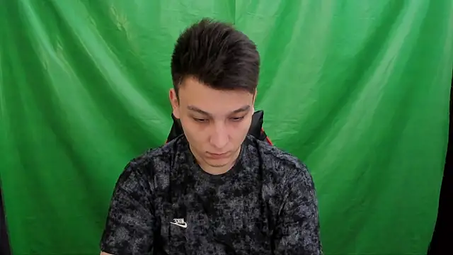 Snapshot of Justin_time111 chatting on 04/04/26, 12:28 Justin time111 online show from 04/04/26, 12:28