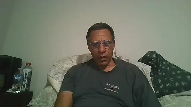 swimmer2496 online show from 02/03/26, 08:30