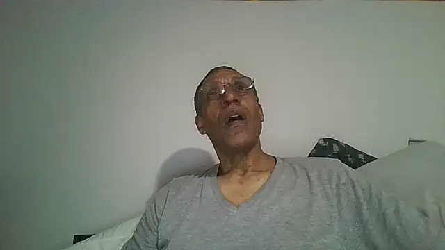 swimmer2496 online show from 04/15/26, 02:50