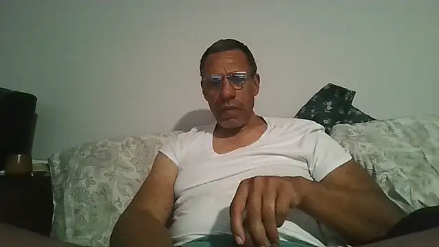 swimmer2496 online show from 02/18/26, 08:11