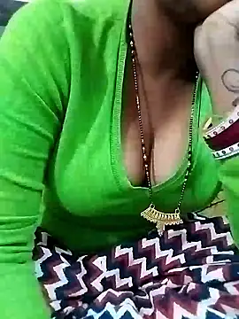 Snapshot of Soniya-sexy1 chatting on 01/17/26, 01:58 Soniya-sexy1 online show from 01/17/26, 01:58