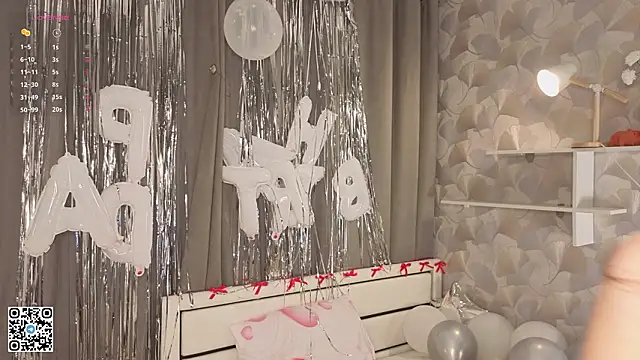 Snapshot of ShaeHeeter chatting on 02/24/26, 04:02 ShaeHeeter online show from 02/24/26, 04:02